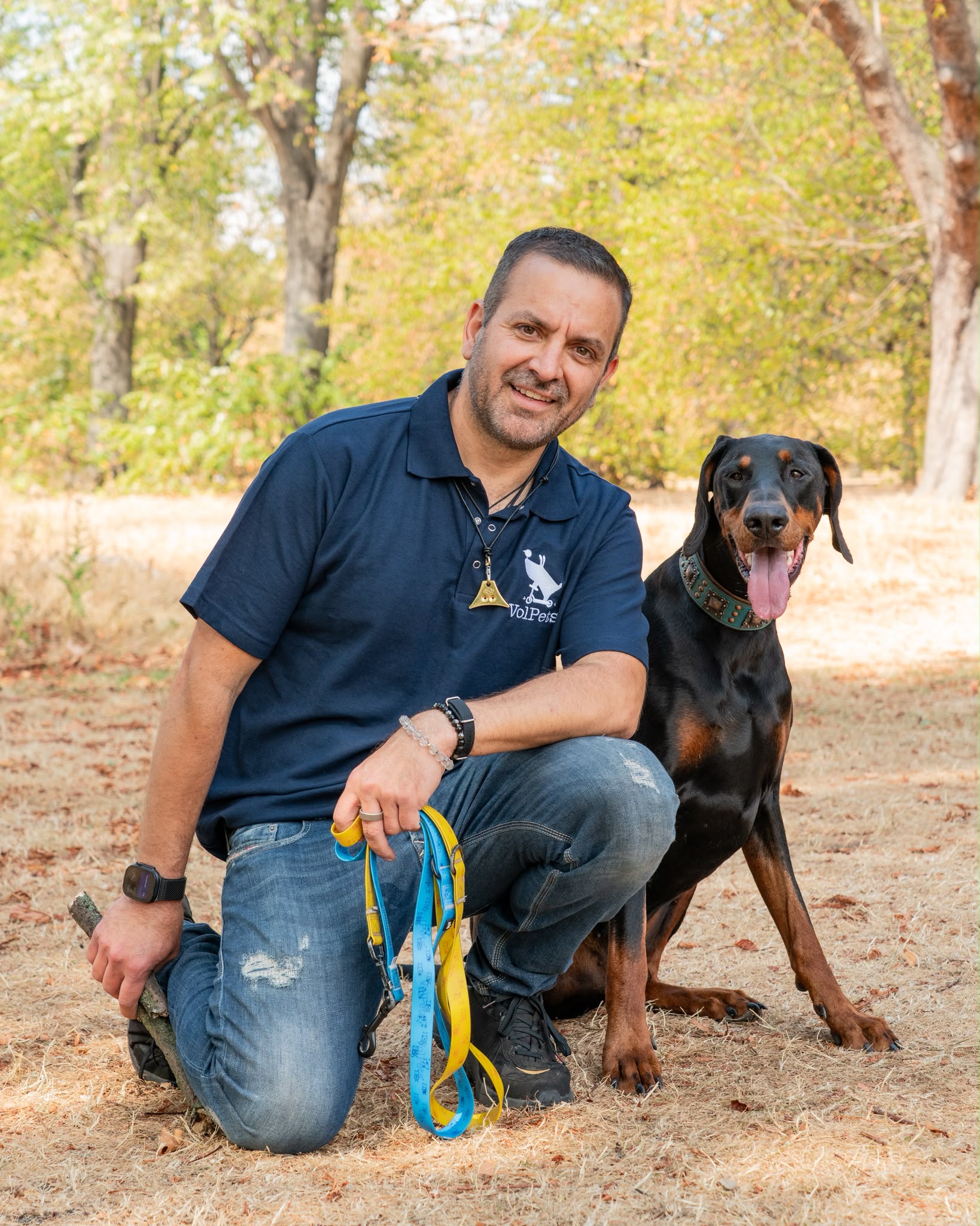 A Volpets trainer working one-to-one with a dog
